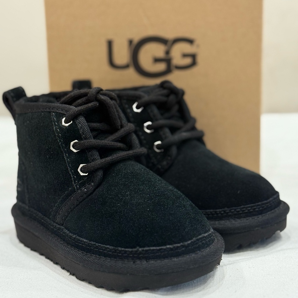 UGG Kids Neumel II Color Black Toddler Size 8 1017320